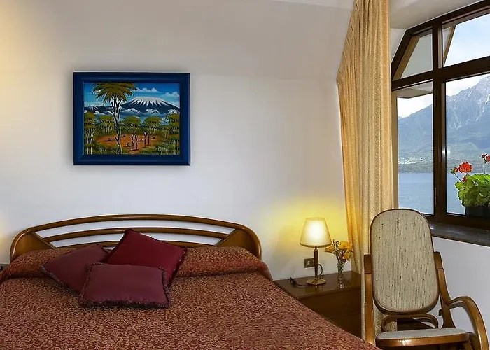 2000 Otel