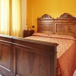 2000 Otel