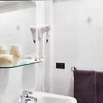 2000 Otel 3*