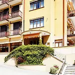 2000 Otel 3*